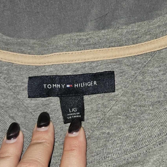 Vintage Tommy Hilfiger Graphic Long Sleeve Size Large - Picture 2 of 3